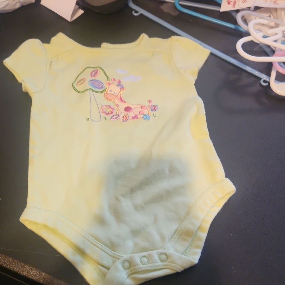 Lime Green 3-6m  Baby Onesie with Giraffe Print